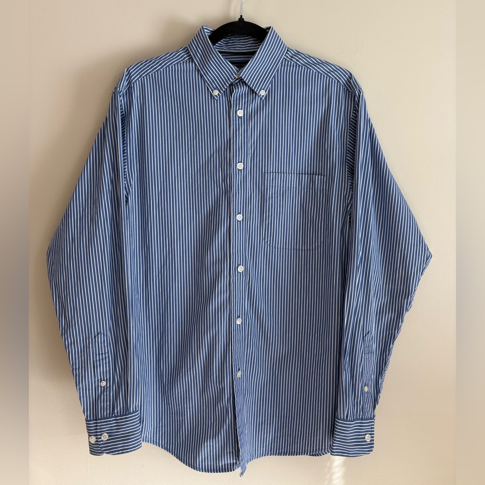 Roundtree & Yorke Navy Striped Button Down Shirt